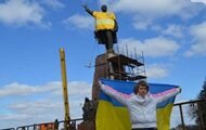 Жители Запорожья прощаются с памятником Ленину